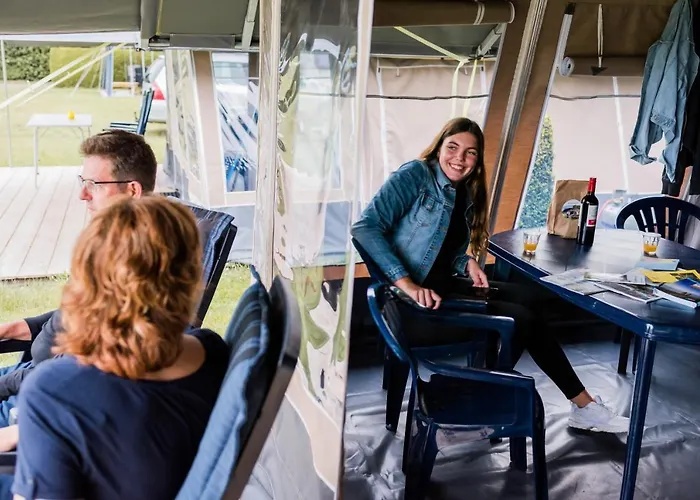 Europe Tents Domaine Des Messires 豪华帐篷